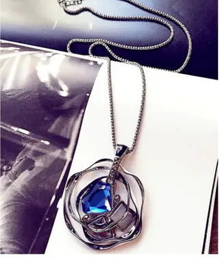 Layered Flower Crystal Necklace for Sweater Outfits